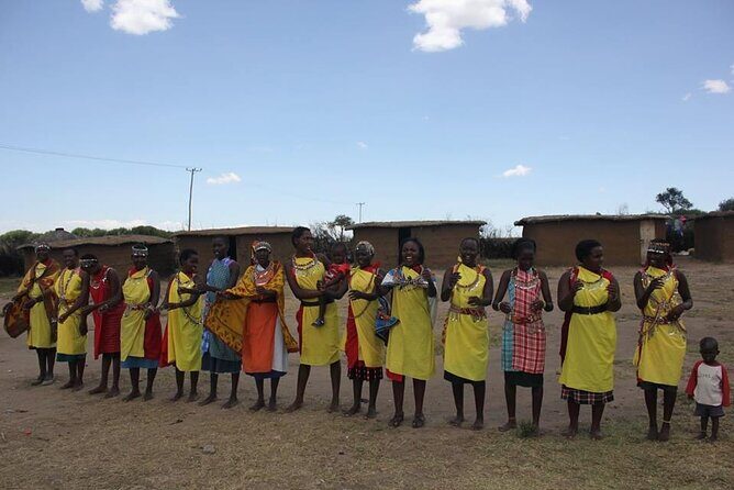 1-Day Maasai Mara Safari - The Mara River picnic lunch: where the wildlife doesn’t wait
