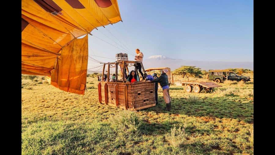 3 Days Maasai Mara Group Safari using a 4x4 Landcruiser - Day 1: Nairobi Pickup, Rift Valley Views, and a Sunset Game Drive