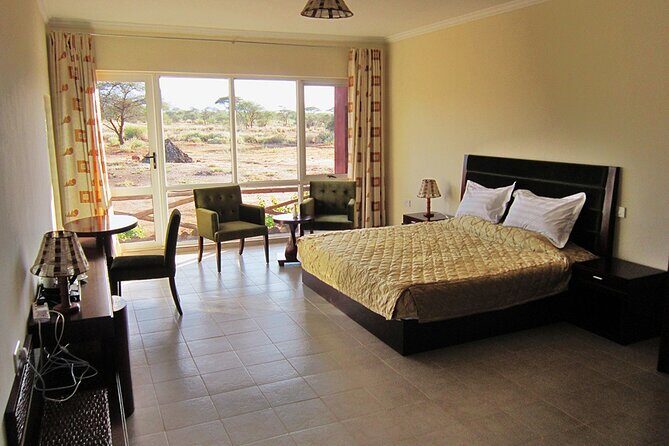 7 Days Into the Wild Wonder : Lodge Safari with Private 4x4 JEEP - A second Amboseli day: long drives, picnic lunch boxes, and more chances for the herd