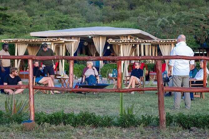 8-Day Kenya Group Joining Safari - Masai Mara Day 2: escarpment photos, 4:00 pm drive energy, and first camp night