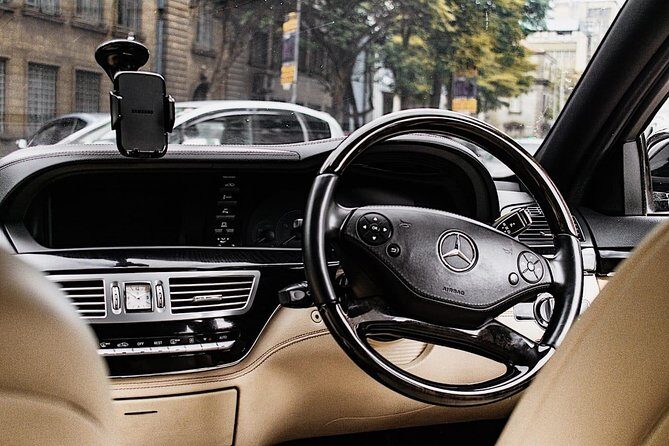 Airport VIP Transfers - Nairobi Hotels - Sedan or van in Nairobi: what you get (and why it matters)