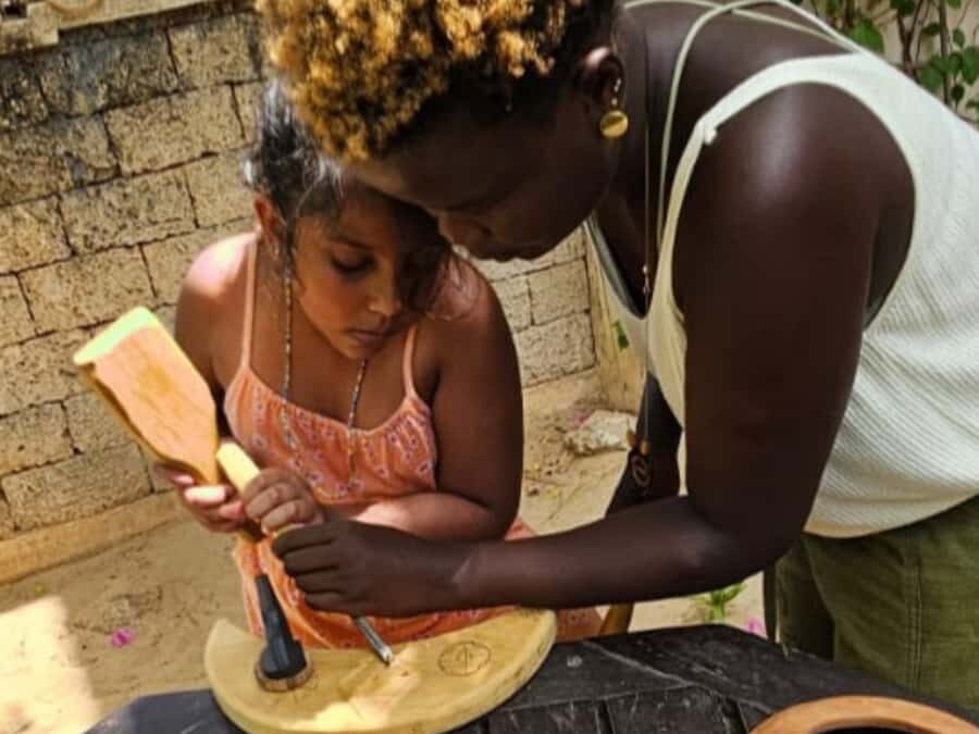 Beginner Swahili Woodcarving Classes with Woman Woodcarver - Practical tips: what to bring and how to be comfortable