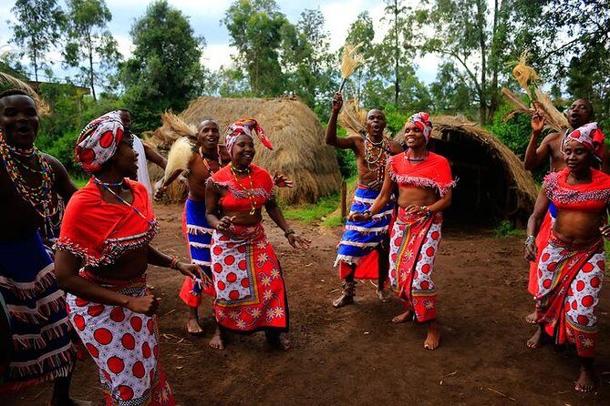Bomas half day tour from Nairobi - What you’ll see: dances and the huts experience