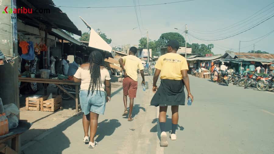 Diani Beach: Village tour on a bike with hotel pick-up - Meeting the bush herbalist: traditional healing explained in plain terms