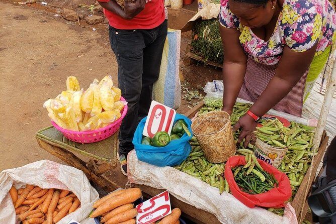 Explore local Market matatu ride & Make Kenyan Cuisines with a home cook - The cooking lesson at home: step-by-step, spice-forward, private