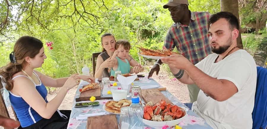 From Diani Beach: Funzi Island Full Day Excursion with Lunch - Shopping and Souvenirs: Small Market, Personal Meaning