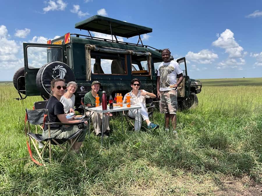 From Nairobi: Maasai Mara 1-Day Safari: AW, Lunch & Pickup - One-Day Maasai Mara: When Short Time Means Serious Wildlife