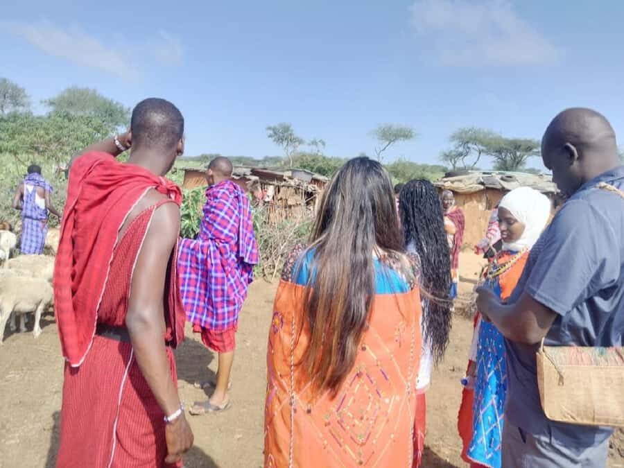 From Nairobi: Masai Tribe Village Visit - Inside the Village: Meal Prep, Weaving, and Milking Goats
