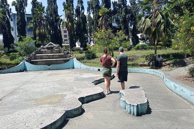 Half day city tour of mombasa - Elephant tusks: look carefully, think twice about browsing