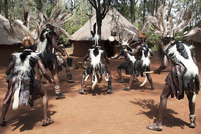 Half-day tour Bomas of Kenya with Pick-up - Gemstones and crafts: how to decide without wasting time