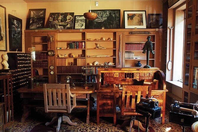 Karen Blixen Museum & Giraffe Centre Half day tour - Value check: $98.16 with admission included (and what you’ll still pay)