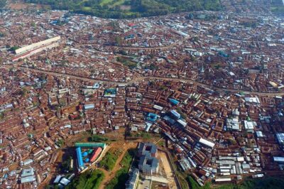 Kibera Slum Guided Tour from Nairobi - The 8:30am pickup and the first descent into Kibera