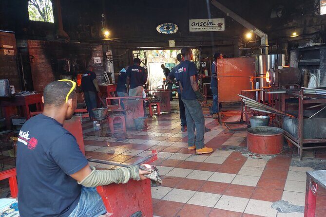 Kitengela Anselm Hot Glass tour - Café break at the studio: vegetarian options and a reset