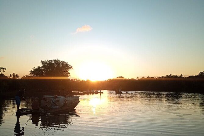 Kongo River Sunset Experience in Canoe - Kongo Mosque first: a local landmark before you hit the estuary