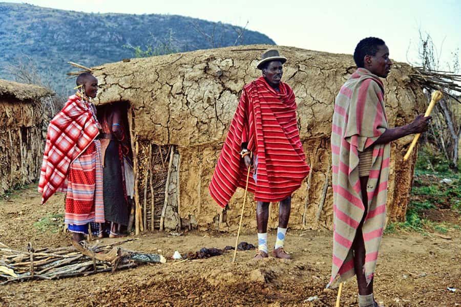 Masai Cultural Village Day Tour From From Nairobi - Dance show time and the workshop-style exchange