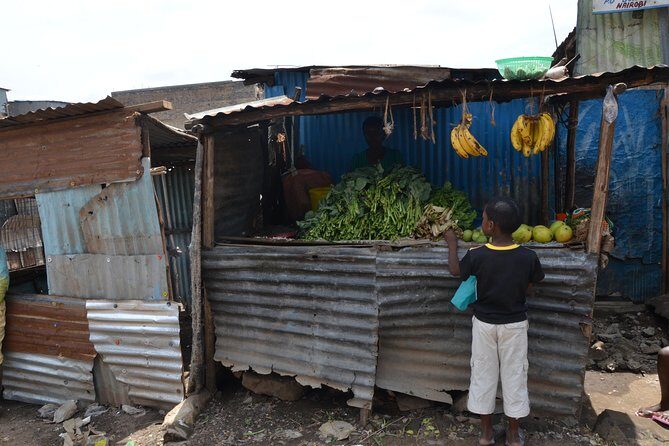 Mathare Community Slum Tour - Beadwork and craft shops: shopping time with a purpose
