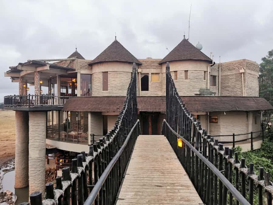 Mombasa: 2-Day Safari to Taita Hills Game Sanctuary - Day 1: arriving, lunch, and a sunset game drive for lions and more