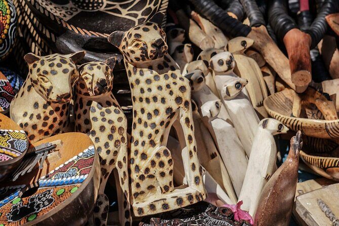 Mombasa City Tour - Fort Jesus, Old Town, Spice Town & Craft - Pembe Mbili (Mombasa tusks): quick photos with real meaning