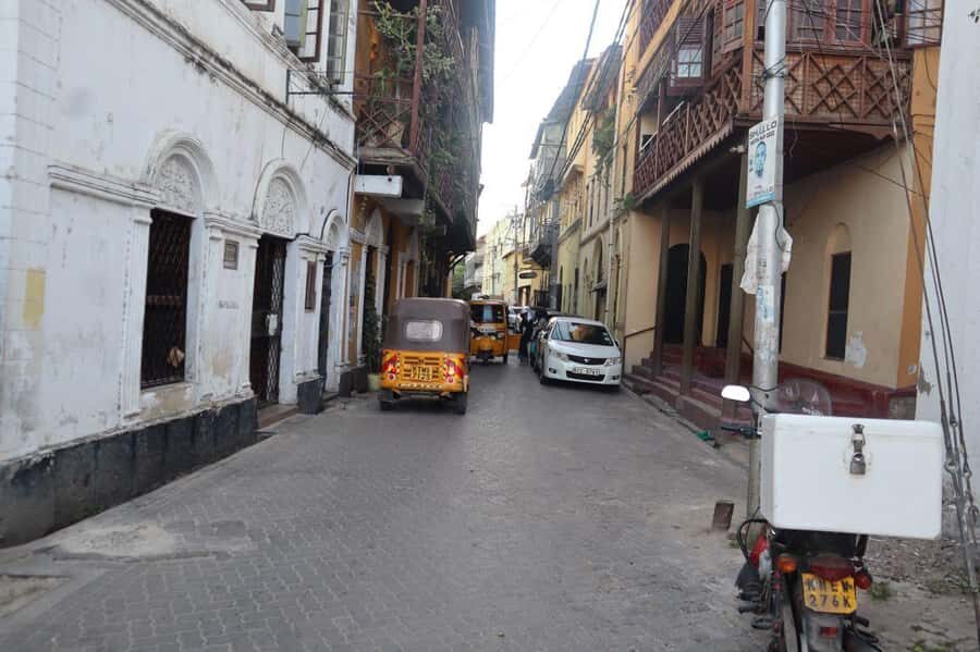mombasa city tour full day - Lunch at Forodhani Restaurant: A Simple Break That’s Actually Well Placed