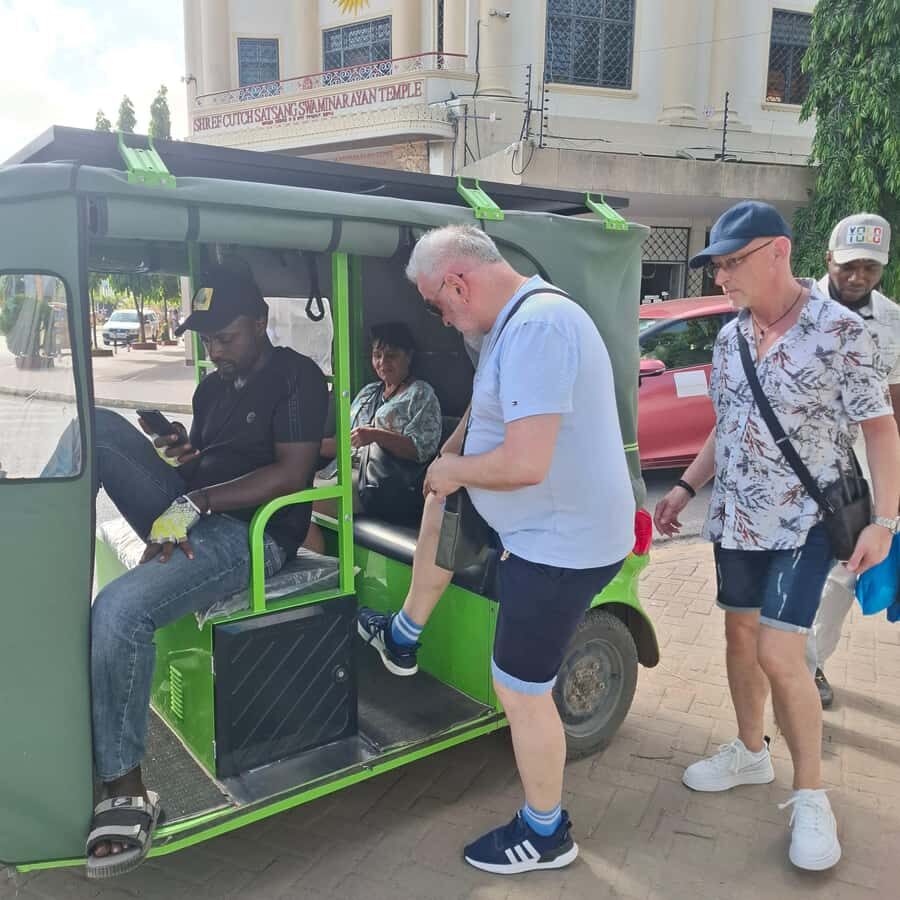 MOMBASA:FortJesus,OldTown,SpiceMarket, Shiva Temple DayTour. - Meeting point and how the walk actually starts