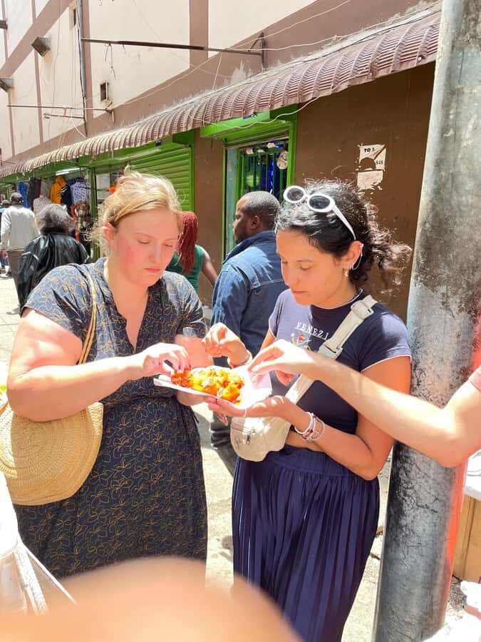 Nairobi: 1 Hour Gastronomic and Street Food tour of Nairobi - Stop-by-stop: market visit, tastings, then street food