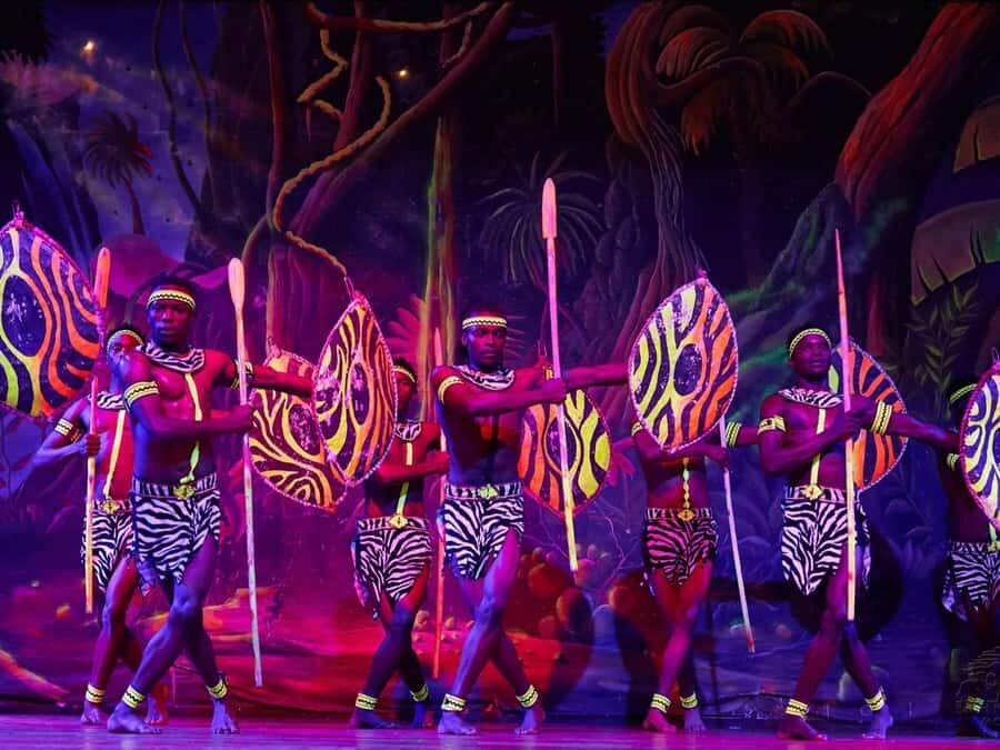Nairobi: Cabaret Show with Dinner at Safari Park Hotel - Practical Tips: How to Enjoy Every Bite and Beat