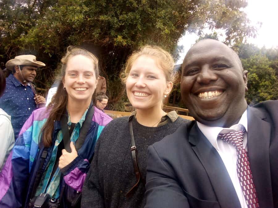 Nairobi: Elephants, Giraffes, Karen Blixen & Bomas Tour - Lunch at Mamba Village: how to budget your midday