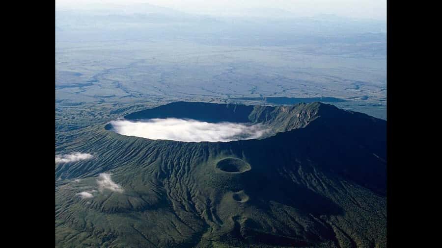 Nairobi: Full-Day Mount Longonot Hike with Boat Tour - Lakeside Lunch: Fuel Without Turning It Into a Food Mission