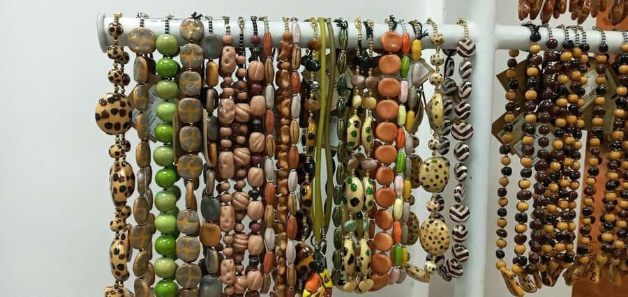 Nairobi Giraffe Center Tour with Karen Blixen & Kobe Beads" - Kobe Beads Center: Maasai-Inspired Craft You Can Watch in Action