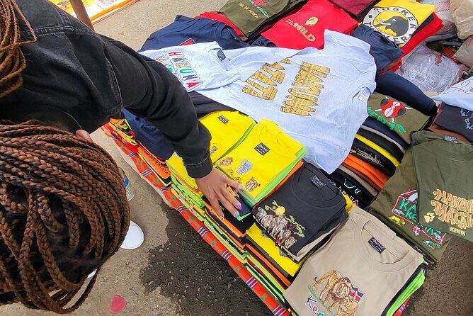 Souvenir Crafts, Fabric Shopping & Hair Braiding & City Tour - Lunch is on you: simple ways to fit food into the day